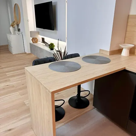 P193 Stylish * Budapeşte