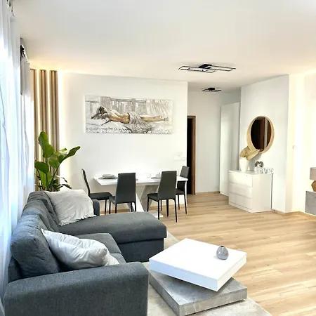 Apartment P193 Stylish *