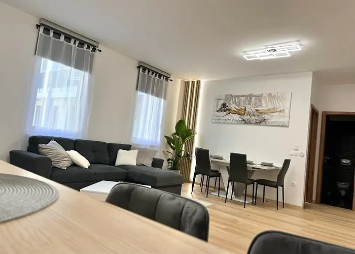 P193 Stylish 布达佩斯